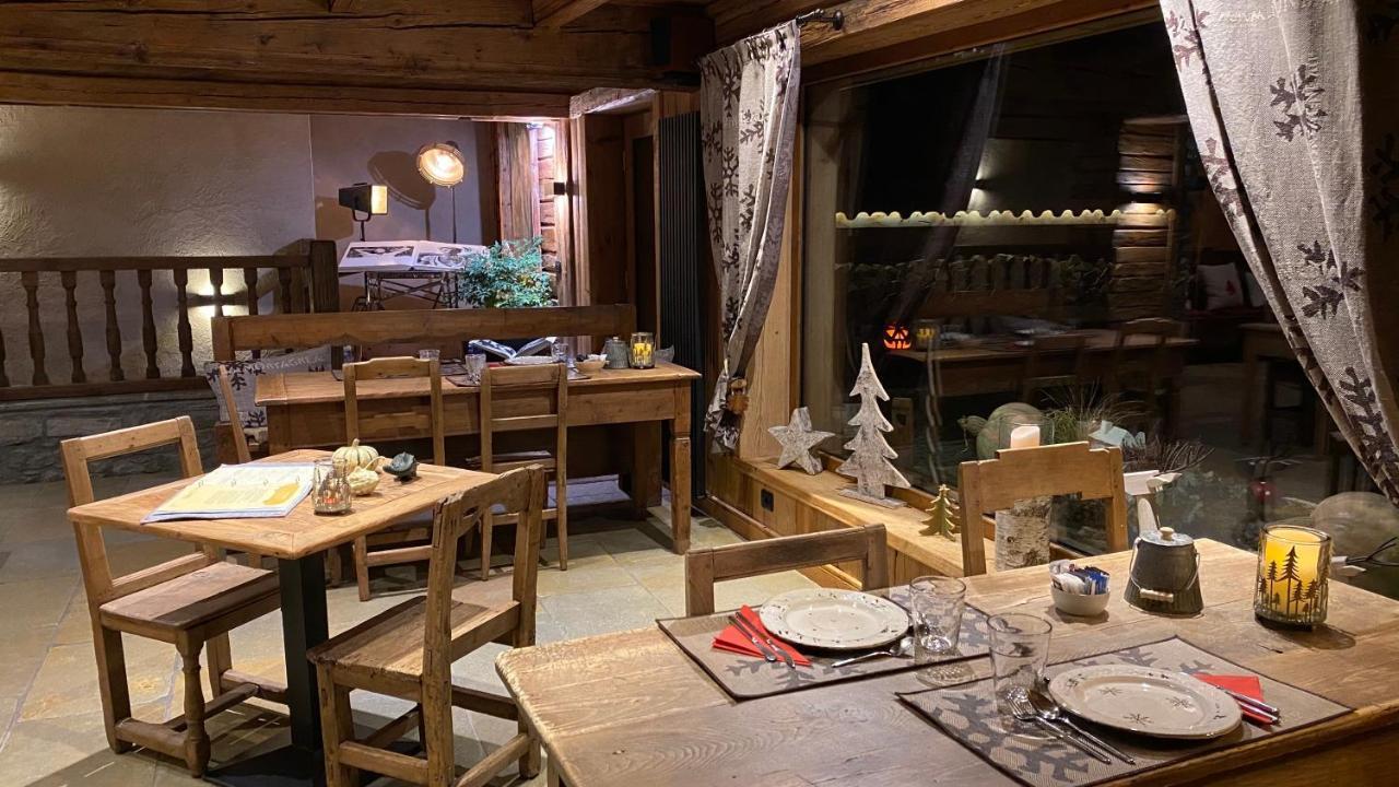 コー​​ニュ レ　トロンペール　シェ　オデット Bed & Breakfast エクステリア 写真